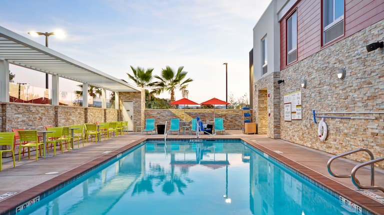 Home2 Suite Livermore pool