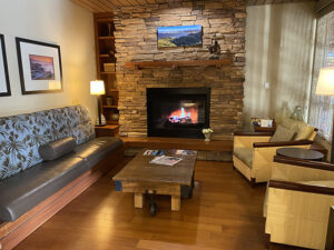 The Lodge at Tiburon lobby